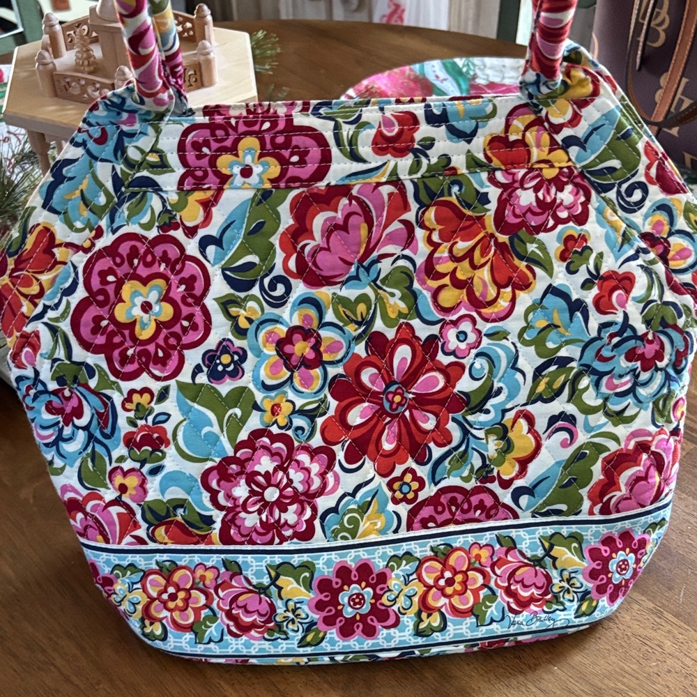 Vera Bradley angle tote